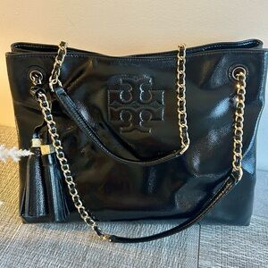 TORY BURCH 🌷Black Patent Leather Tote Chain Strap Logo Tassel Bag Chic